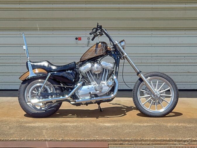 2007年式XL883L スポーツスター オールドスクールチョッパーカスタム例｜右側面