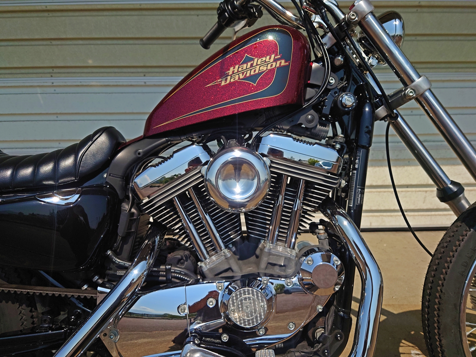 2012年式 XL1200V ラバーマウント インジェクション スポーツスター ラバスポ|オールドスクール チョッパー カスタム|プリズムサプライ(Prism Supply)製 ダーリントンエアクリーナー ポリッシュ (カスタムパーツ装着例)|右側面