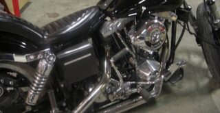 1981FXSバッテリー交換1